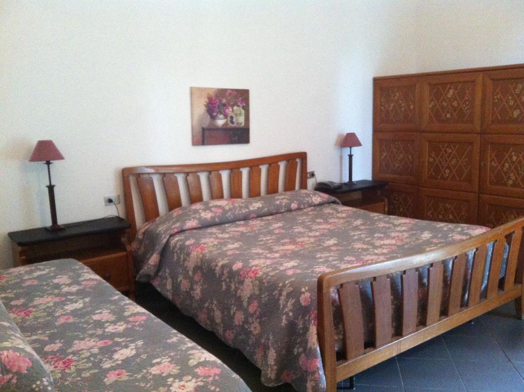 Hotel Pensione Moderna Бонассола Номер фото